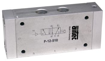 Distributeur à commande pneumatique / rappel au centre P-12-534